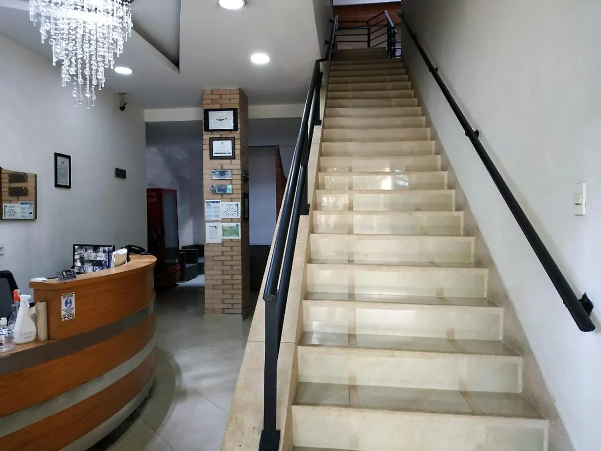 Aparta Hotel Montes 메딜린 0*,